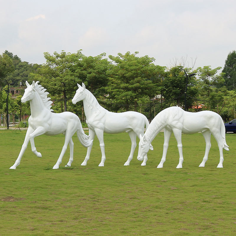 Modelo de caballo blanco grand - Gardening Tools Sketch reseña y precio