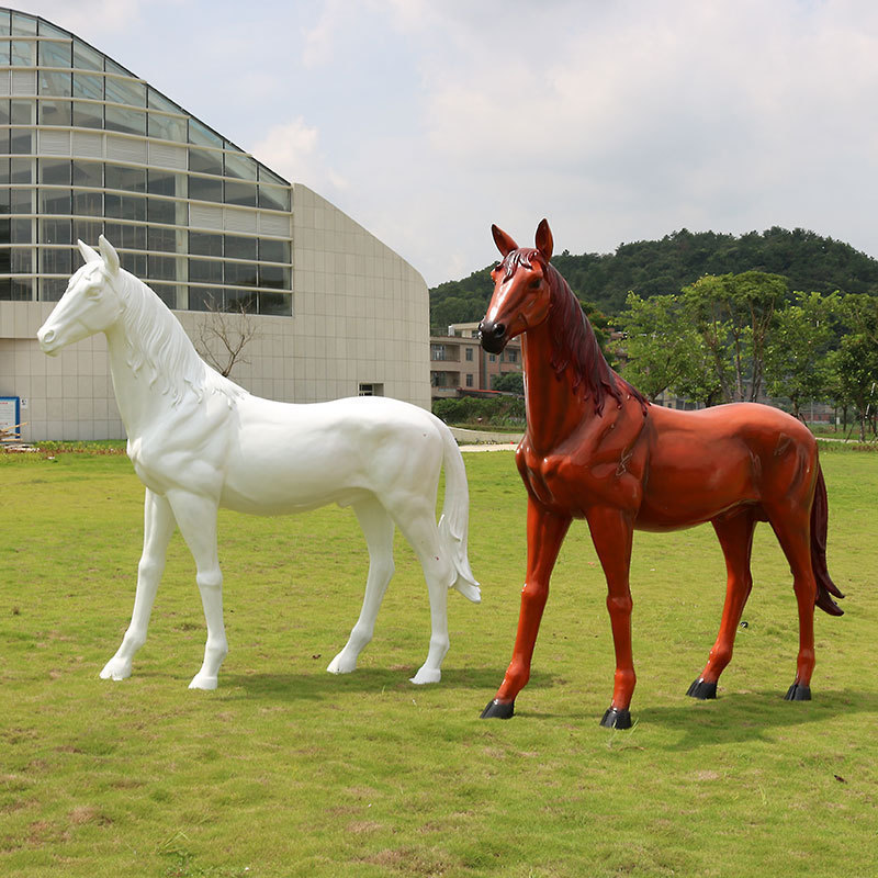 Modelo de caballo blanco grand - Gardening Tools Sketch reseña y precio